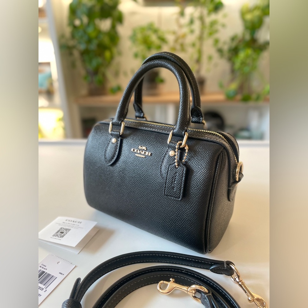 Coach mini Rowan 
New
Black with gold hardware